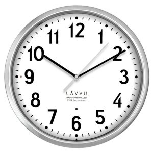 LAVVU Strieborné hodiny Accurate Metallic Silver riadené rádiovým signálom